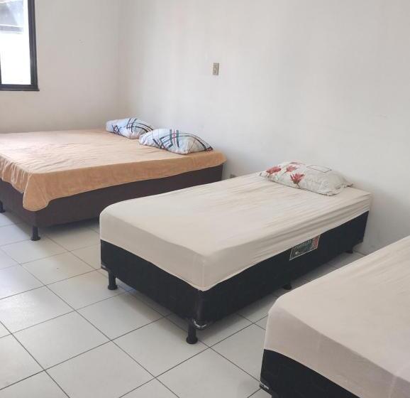 הוסטל Pousada Family