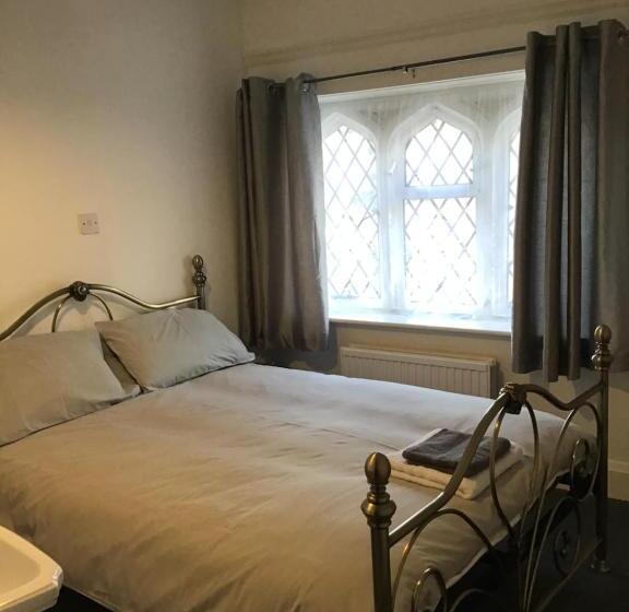 فندق صغير The New Juniper Berry Pub & Guest Rooms