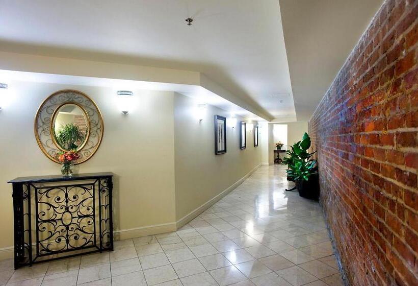 Beautiful Unit At The Heart Of Bourbon Street