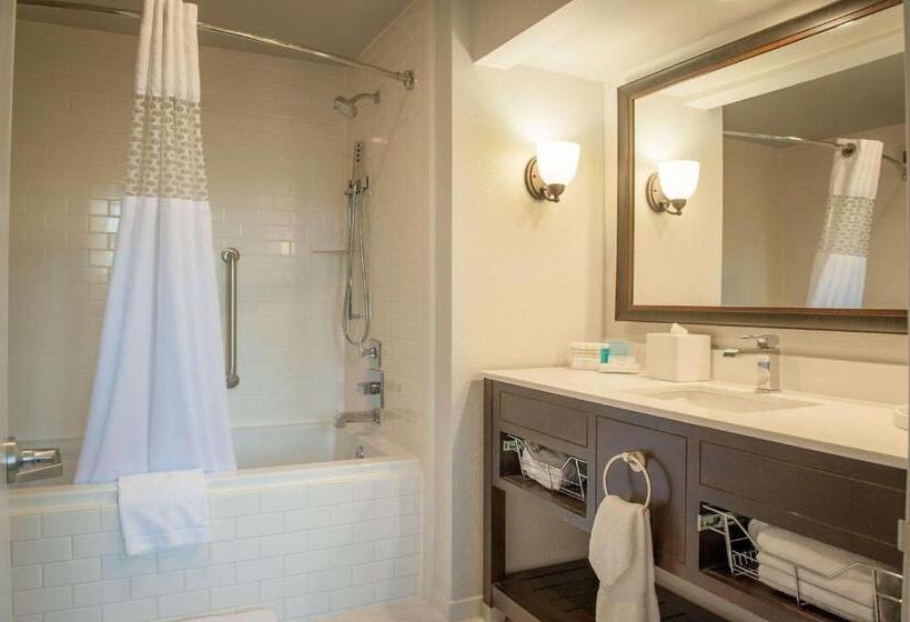 Beautiful Unit At The Heart Of Bourbon Street