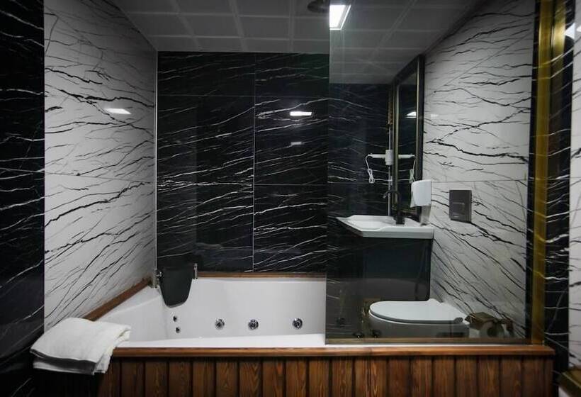 تختخواب و صبحانه Ky Continental Apartments