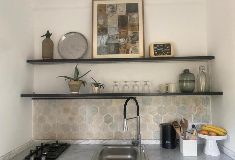 تختخواب و صبحانه Lella Zohra, Studio Avec Piscine à Sidi Bou Said