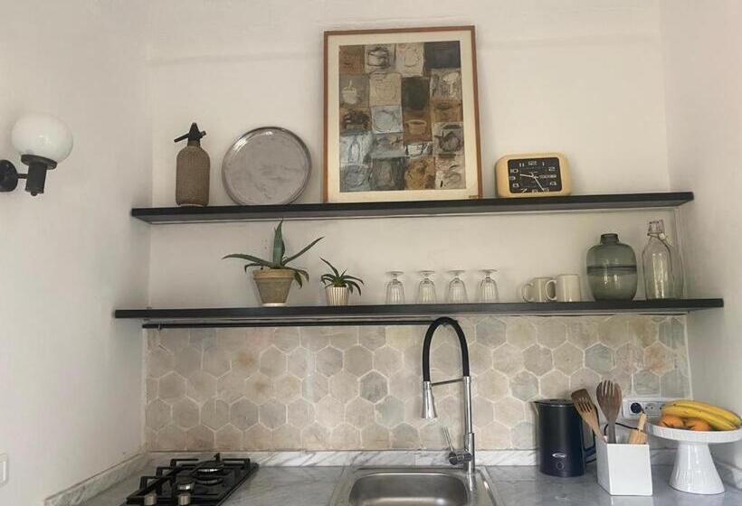 تختخواب و صبحانه Lella Zohra, Studio Avec Piscine à Sidi Bou Said