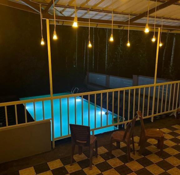 ベッドアンドブレックファースト Mount Avenue Hotel And Resort