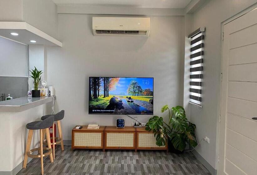 צימר Skye Lounge Inn