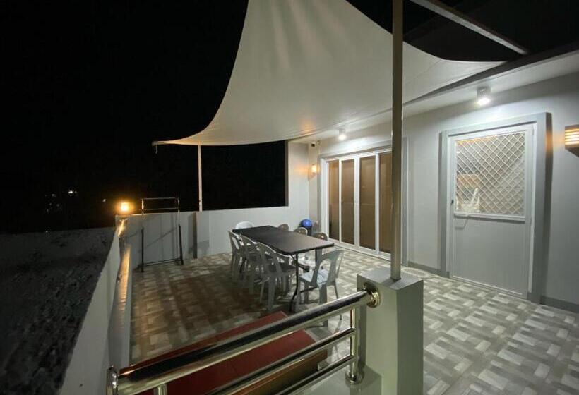 צימר Skye Lounge Inn