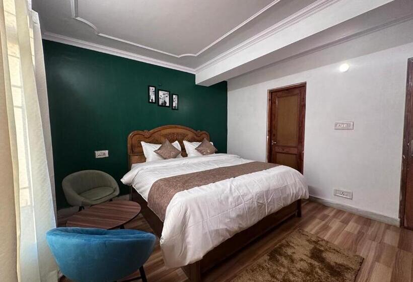 ベッドアンドブレックファースト The Misty Pines Inn