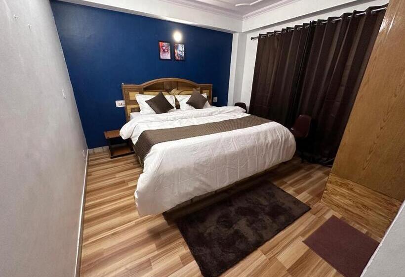 ベッドアンドブレックファースト The Misty Pines Inn