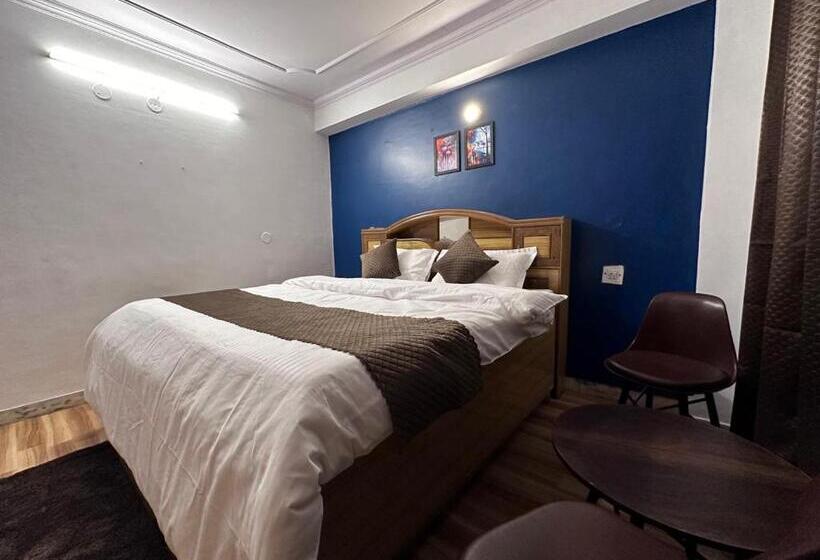 ベッドアンドブレックファースト The Misty Pines Inn