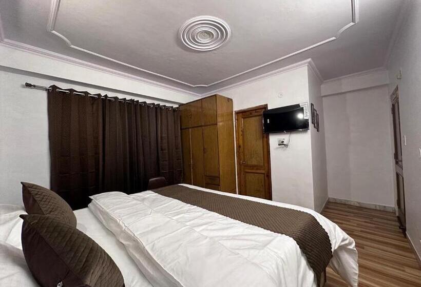 ベッドアンドブレックファースト The Misty Pines Inn