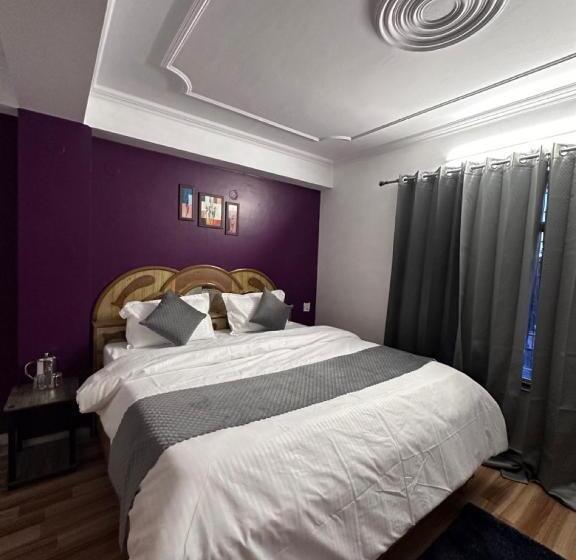 ベッドアンドブレックファースト The Misty Pines Inn