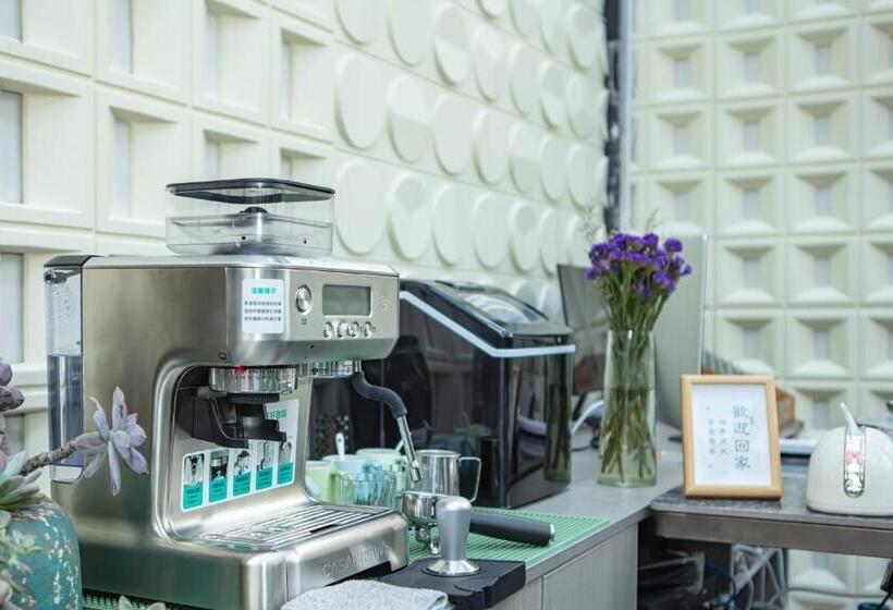 Dali Nurishop Hostel