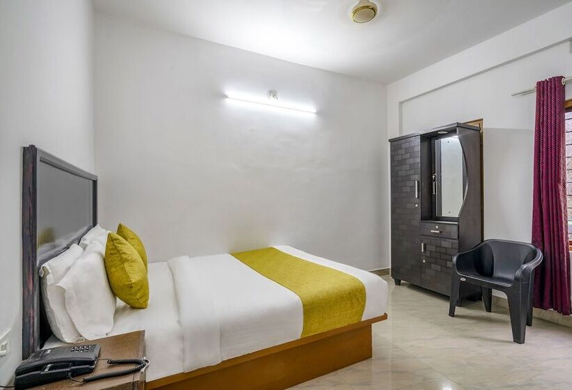 Fabhotel Abrigo Residency