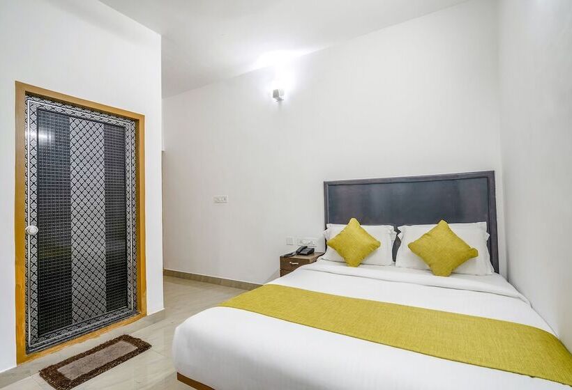 Fabhotel Abrigo Residency