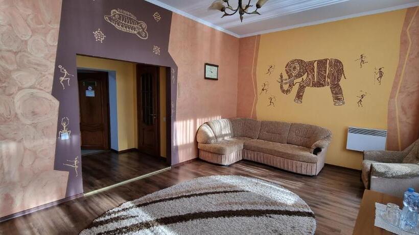 هتل готельно ресторанний комплекс три бобри