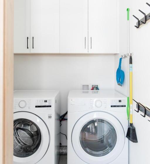 فندق 4 Bed Main House W Mother In Law Suite And Hot Tub