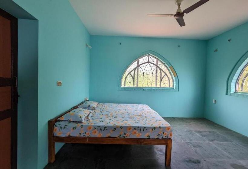 Отель Banana Beach House