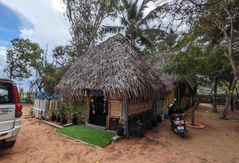 Отель Banana Beach House