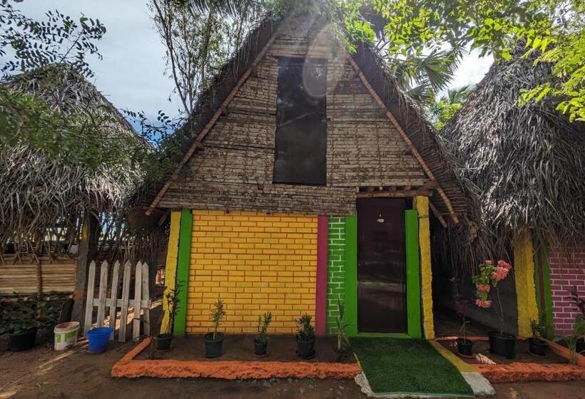 Отель Banana Beach House