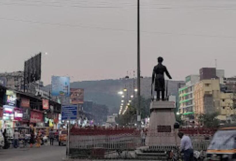 酒店 Basera Odisha