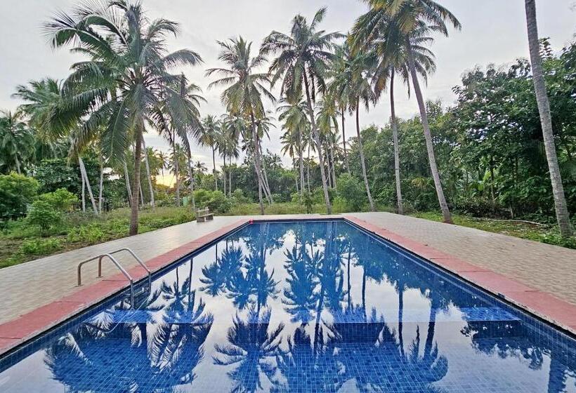 בית מלון כפרי Brindavanam Resort