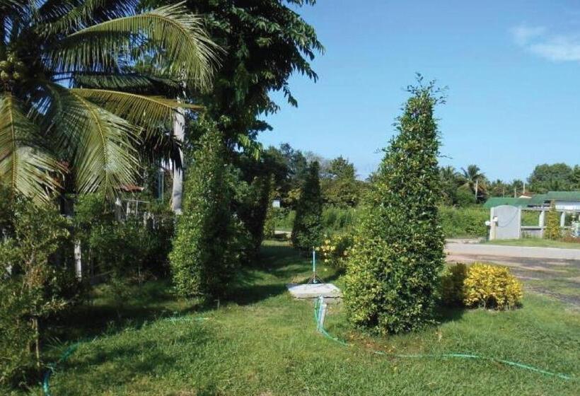 Отель Bumnsaya Place บุญสะญา เพลส