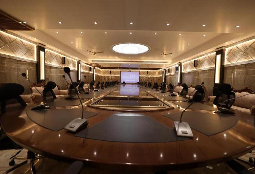 ホテル Burney Palace