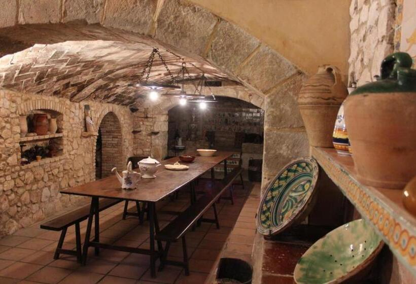 Отель Cal Marques