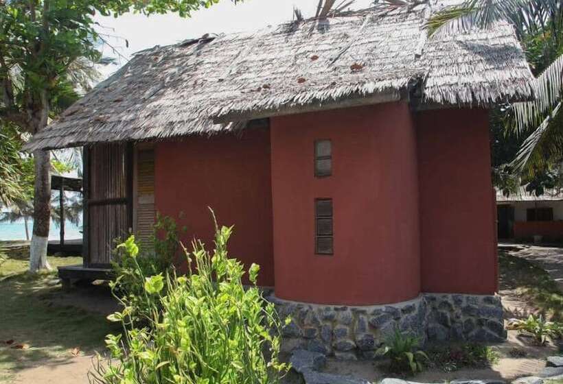 هتل Fantas Folly Beach Lodge