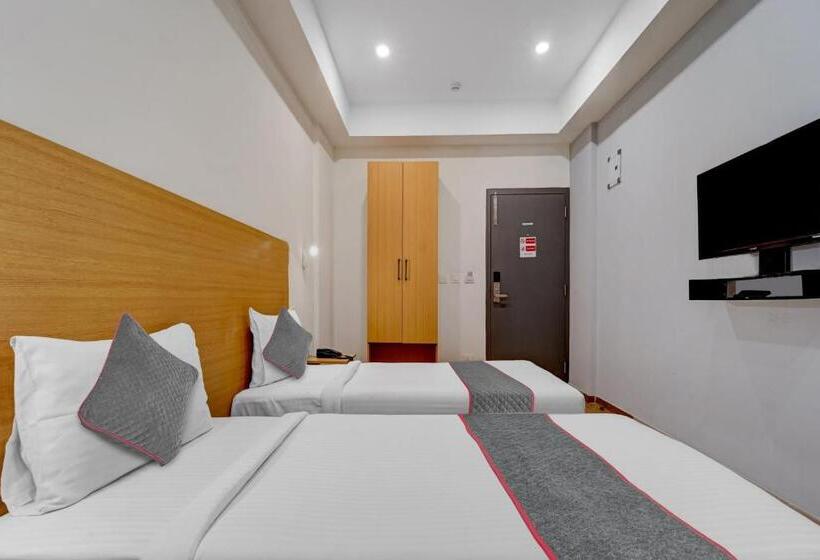 هتل Townhouse 1123 Four Season