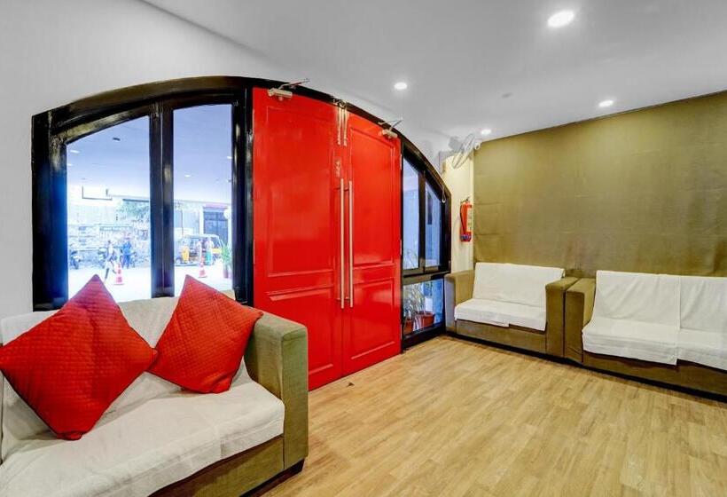 هتل Townhouse 1123 Four Season