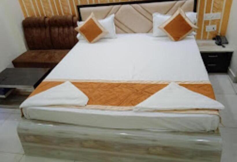 בית מלון כפרי Glacier Bihar