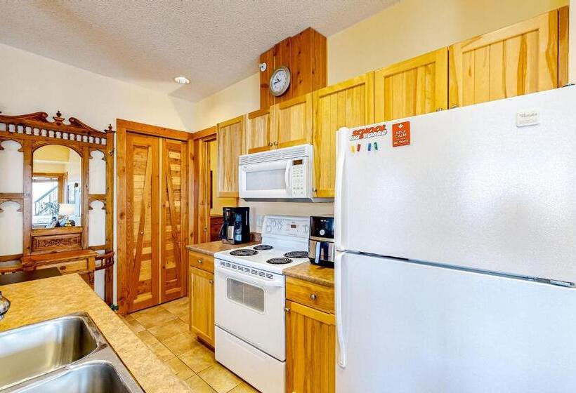 בית מלון כפרי Grizzly Lodge 306