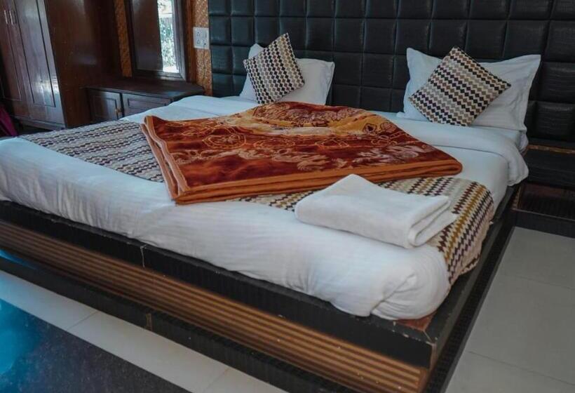 호텔 Himalaya Mount View Resort Uttarakhand