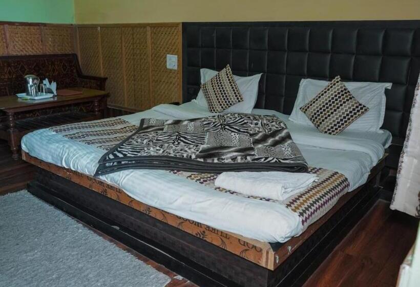 호텔 Himalaya Mount View Resort Uttarakhand