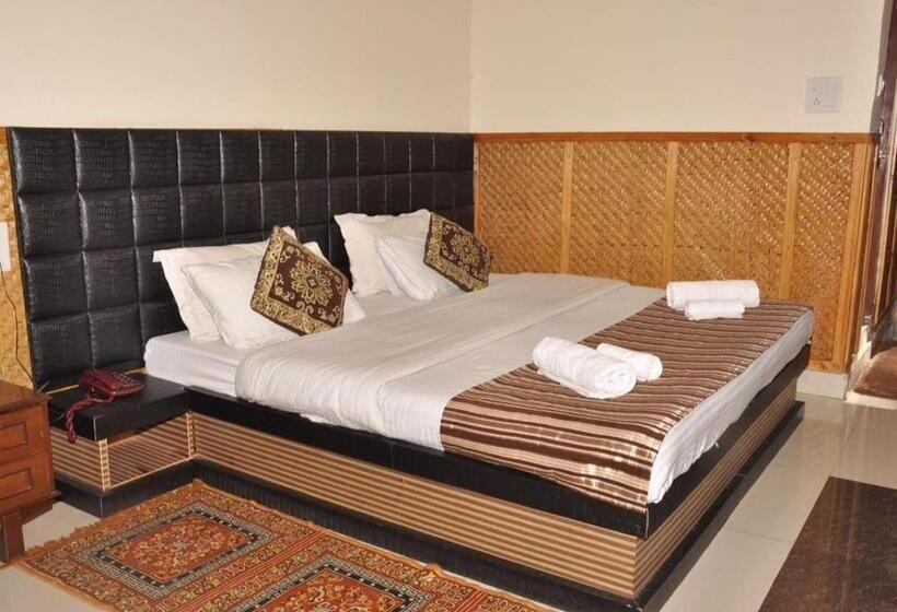 호텔 Himalaya Mount View Resort Uttarakhand