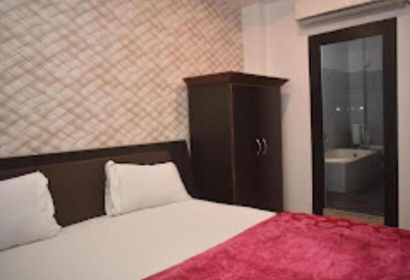 호텔 Midway & Zaika Restaurant Bihar