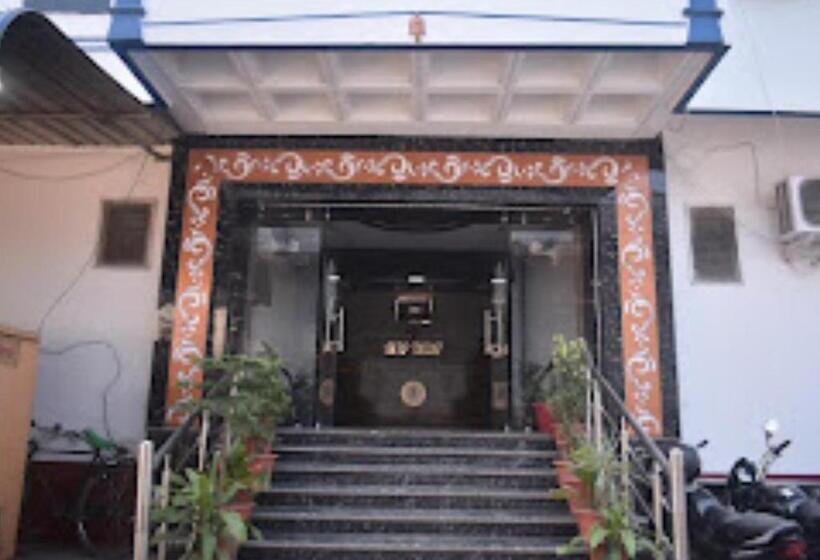 호텔 Midway & Zaika Restaurant Bihar