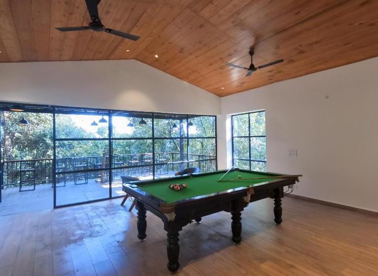 فندق Moustache Bhimtal Luxuria, Nainital