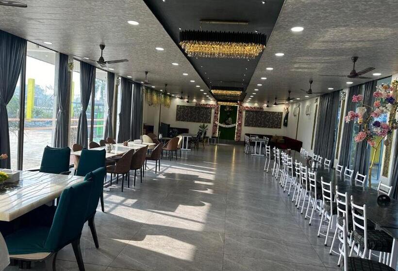 Отель Nasheman &