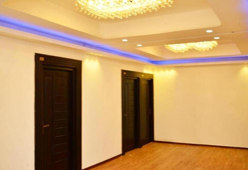 Отель New Oyo Borella