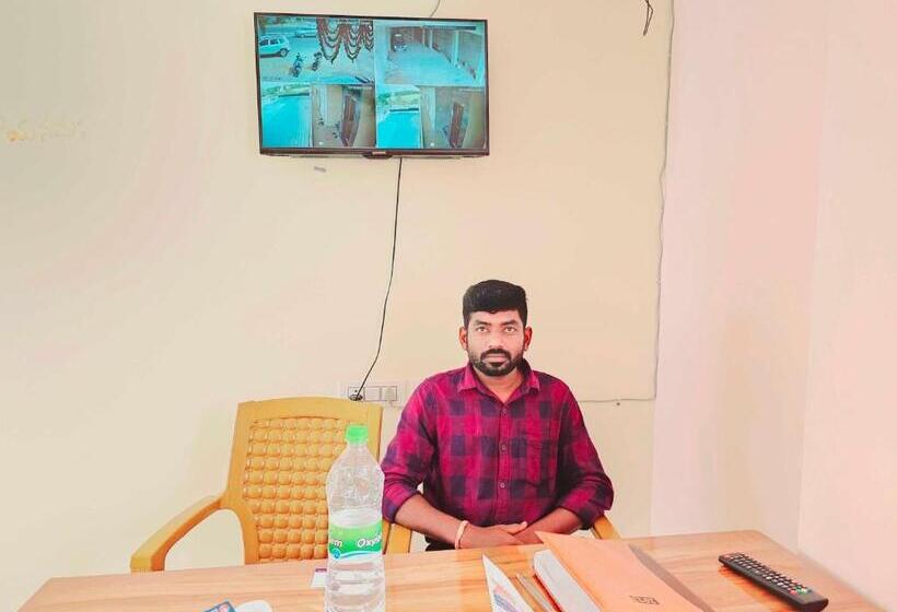 هتل Oyo Flagship Gokul Residency