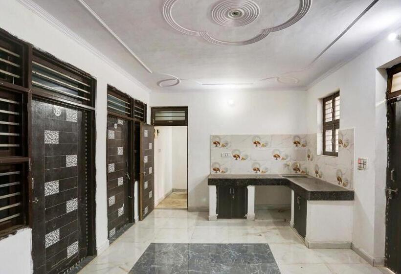 فندق Oyo Jr Guest House