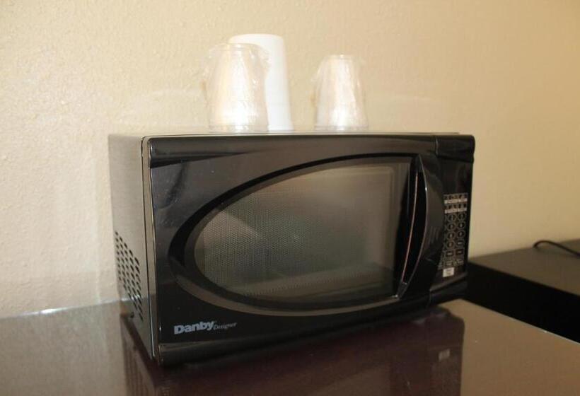 酒店 Premium Rooms By Midtown Inn