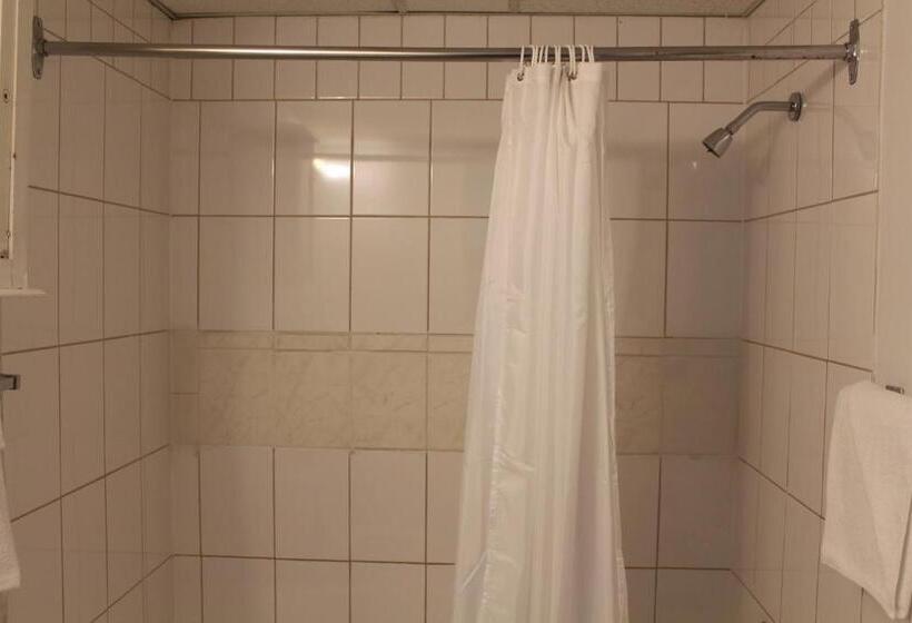 酒店 Premium Rooms By Midtown Inn