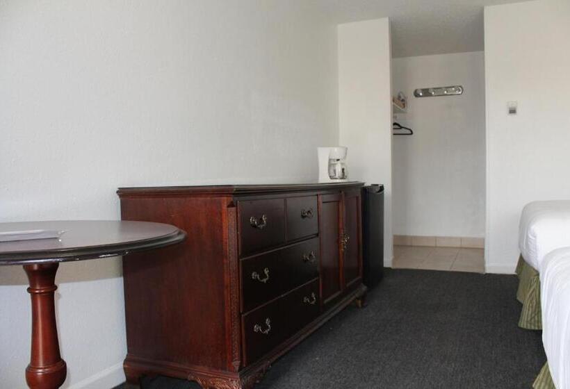 酒店 Premium Rooms By Midtown Inn