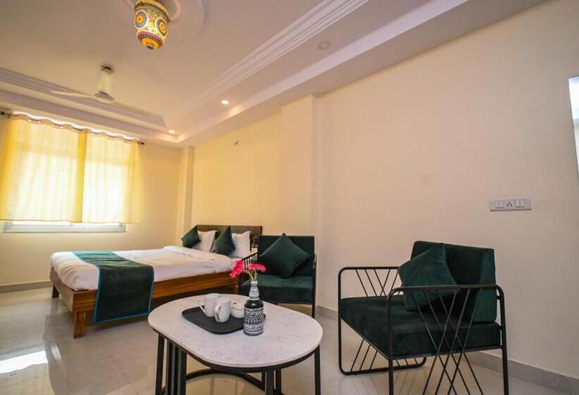Hotel Raj Residency