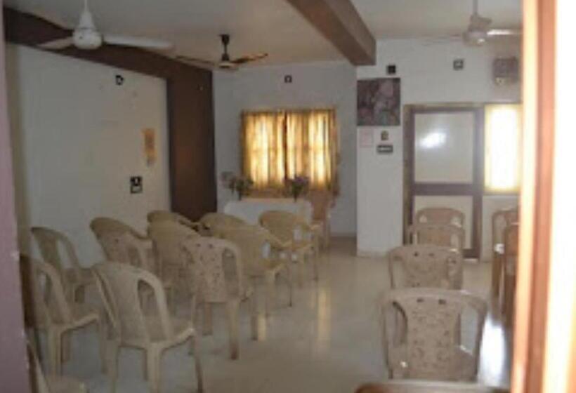 Rajdhani And Guest House Gujarat   Best Family Hotel In Halol Near Pavaghad And Halol Gidc