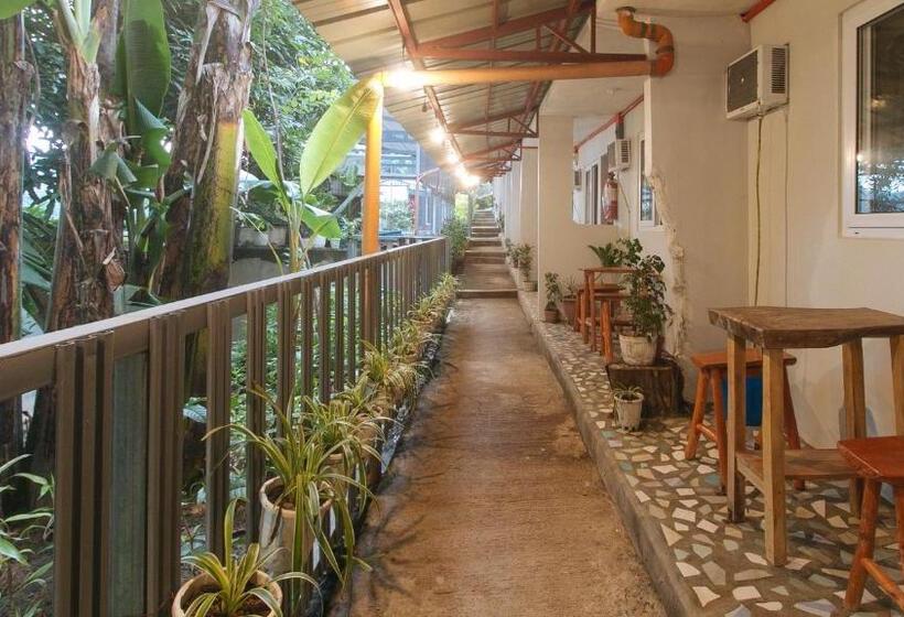 هتل Reddoorz @ Cristina S Hideaway Resort Tanay