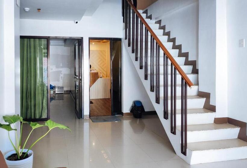 هتل Reddoorz @ Innzz Apartel